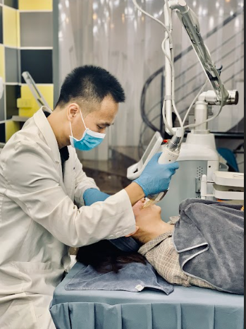 Bác sĩ Lương Trung Hiếu