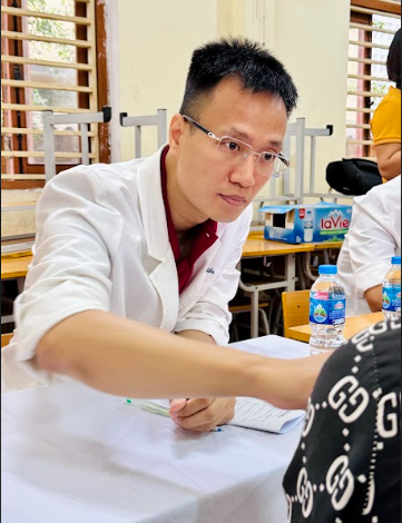 Bác sĩ Lương Trung Hiếu